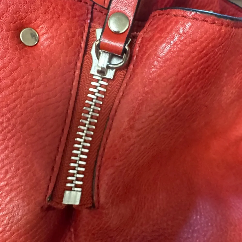 Beautiful BURBERRY bucket bag Red Leather Women's Bag - Picture 15 of 16